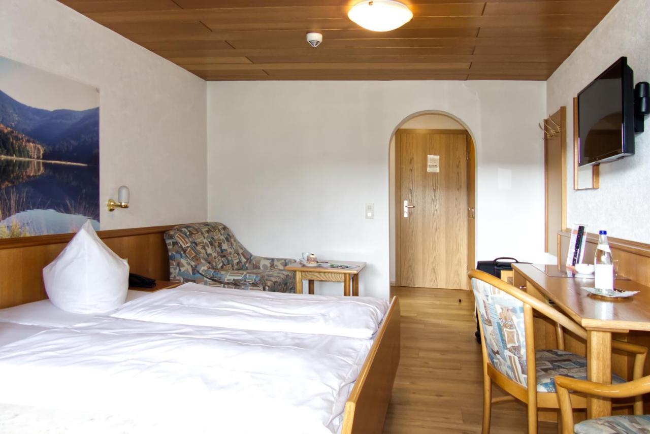 Garnihotel Zur Linde - Bayerischer Wald - Aktivcard Mit 154 Kostenfreien Leistungen - Kostenloser Parkplatz Лоберг Экстерьер фото