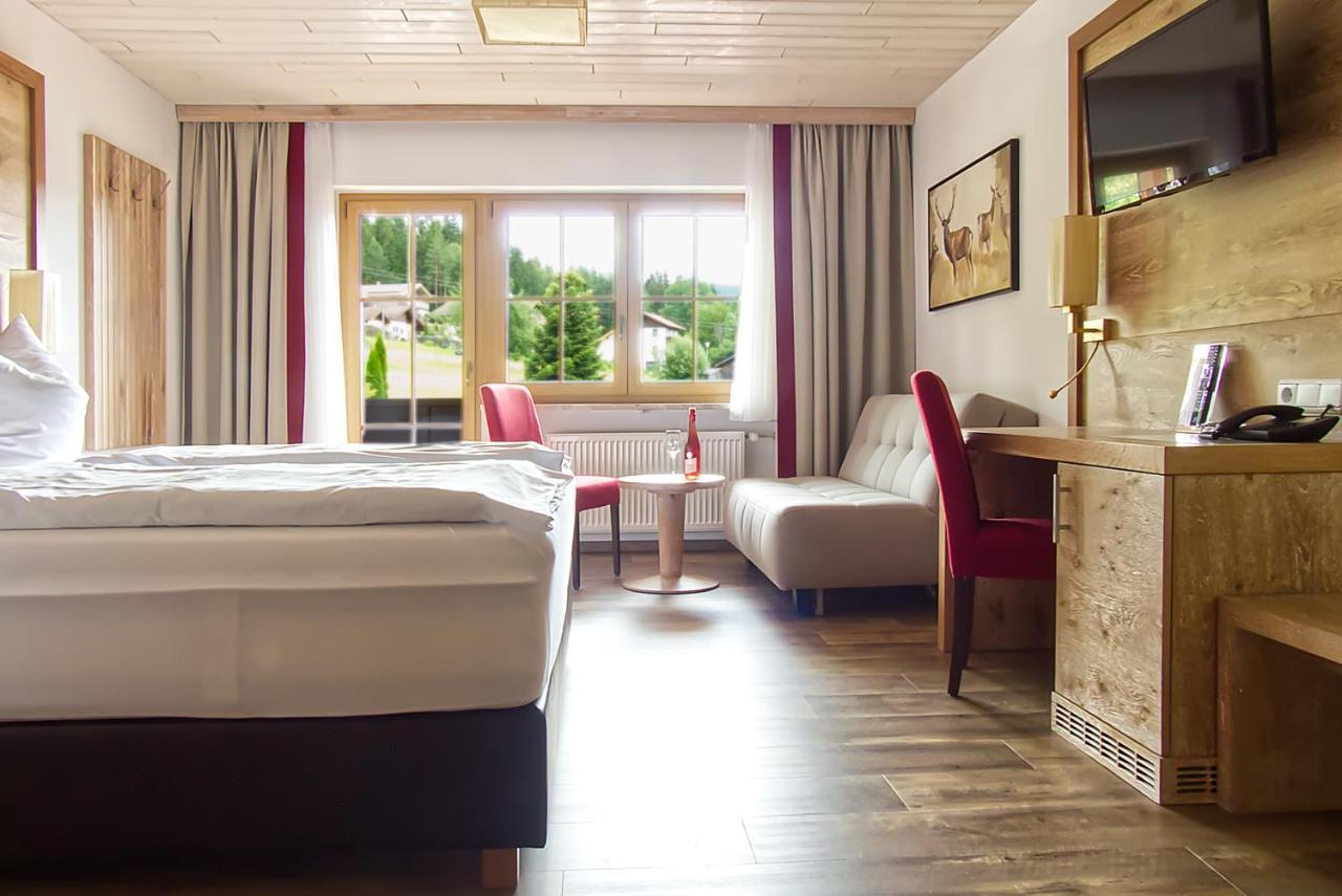 Garnihotel Zur Linde - Bayerischer Wald - Aktivcard Mit 154 Kostenfreien Leistungen - Kostenloser Parkplatz Лоберг Экстерьер фото