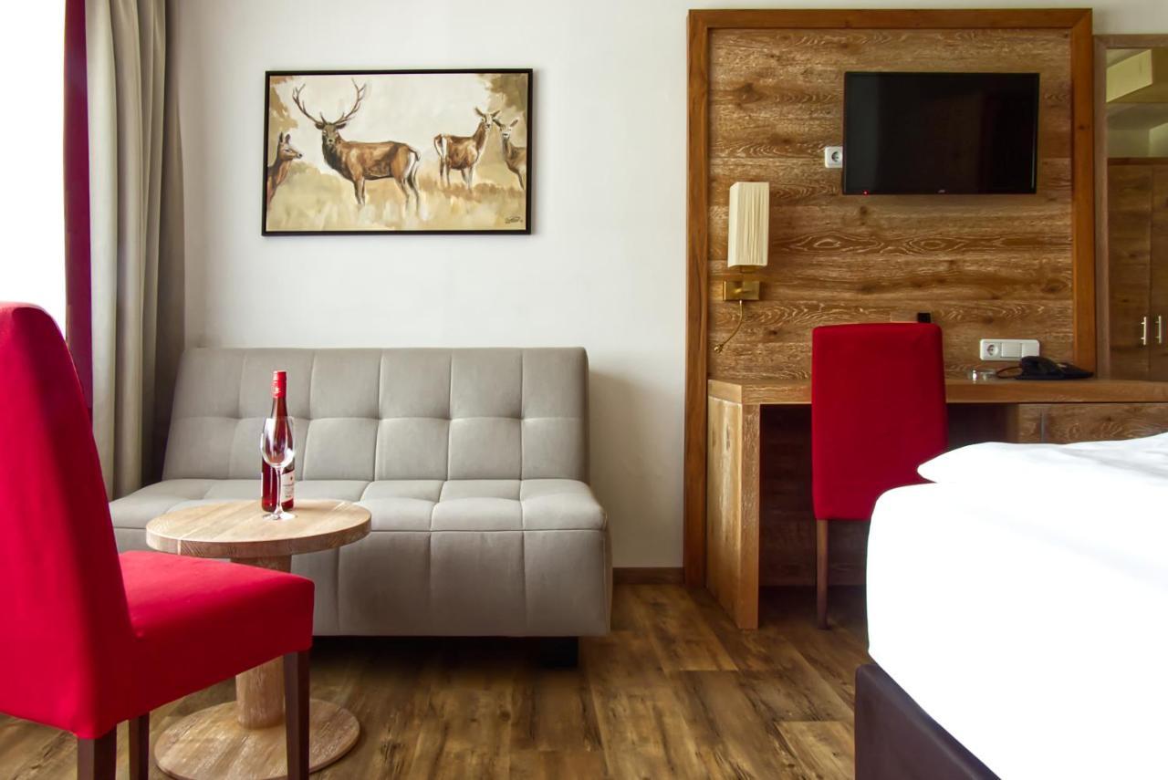 Garnihotel Zur Linde - Bayerischer Wald - Aktivcard Mit 154 Kostenfreien Leistungen - Kostenloser Parkplatz Лоберг Экстерьер фото