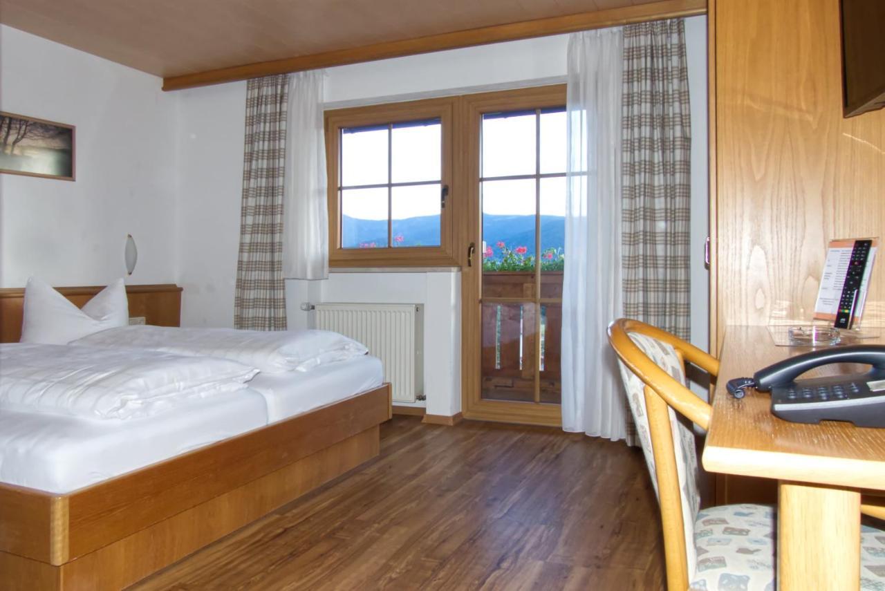 Garnihotel Zur Linde - Bayerischer Wald - Aktivcard Mit 154 Kostenfreien Leistungen - Kostenloser Parkplatz Лоберг Экстерьер фото